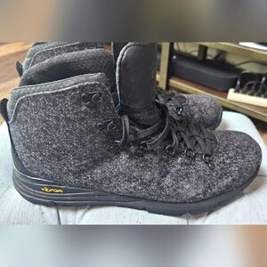 Danner Men's Mountain 600 Enduroweave Black Hiking Boots